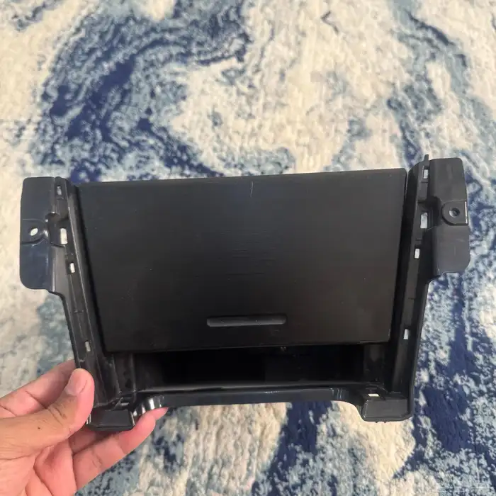 قطع غيار كامري مدخل والاعه مع لمبات سقف دكور وكذالك عادد 9