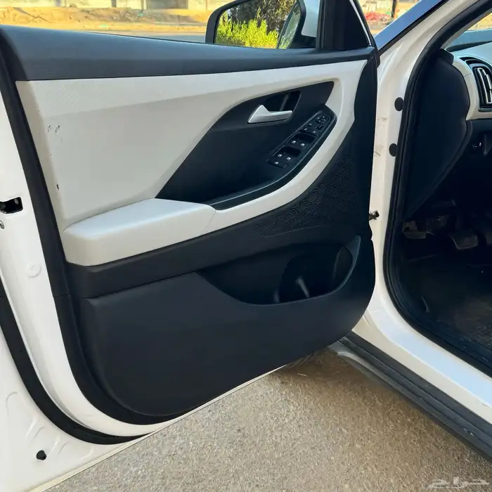 كريتا 2023 ( سمارت - ابيض ) 12