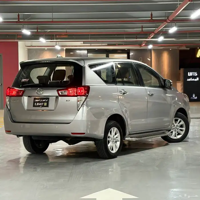 تويوتا انوفا عائليه 2022 اوتوماتيك بقمه النظافه 3
