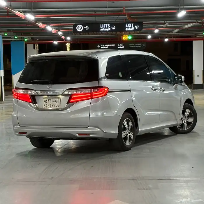 هوندا اوديسي عائليه V4 1.6 2016 بقمه النظافه 3