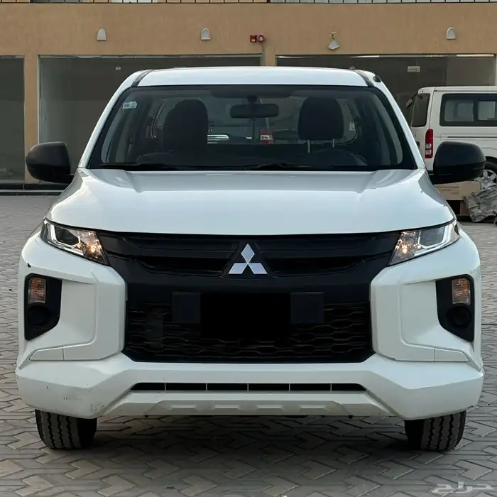 ميتسوبيشي 2023 L200 ديزل غمارتين بدي وكاله ممشى 98 الف 1