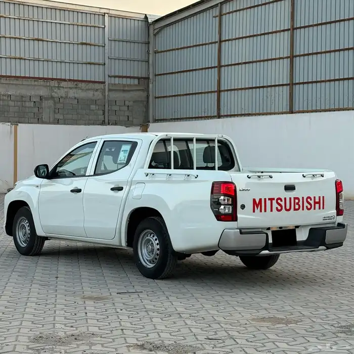 ميتسوبيشي 2023 L200 ديزل غمارتين بدي وكاله ممشى 98 الف 4