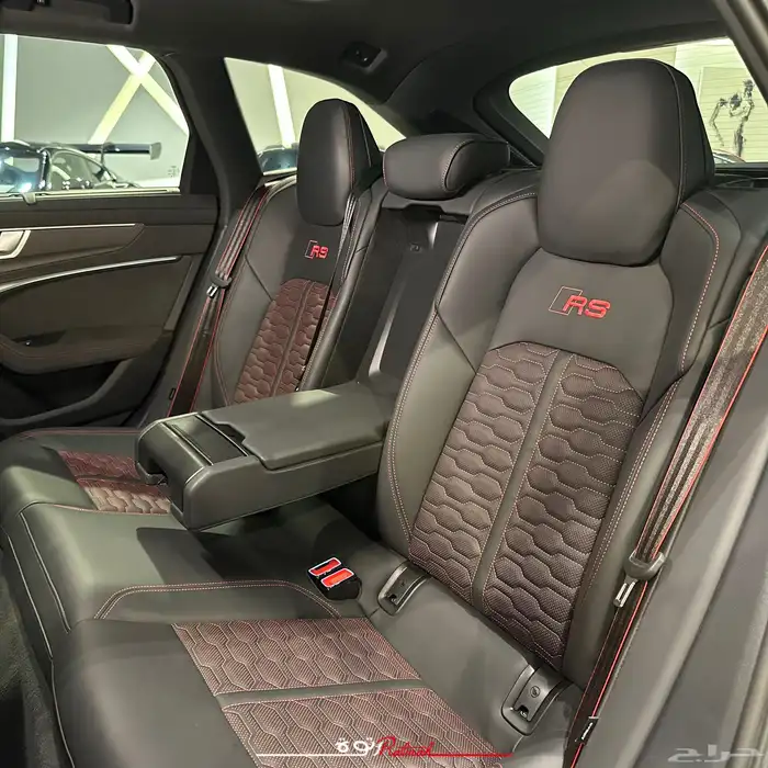 اودي RS6 Performance موديل 2025 ماشي 4.741 كم وارد الوكالة 9