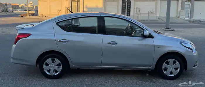 نيسان صني 2017 اوتوماتيك نظيفه جدا 4