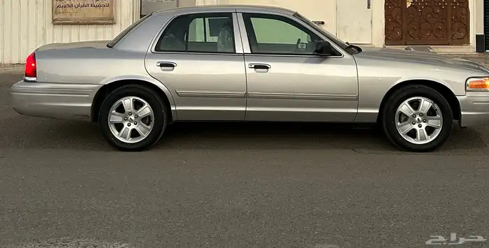 فورد فكتوريا 2009 مخزن ممشى قليل 1