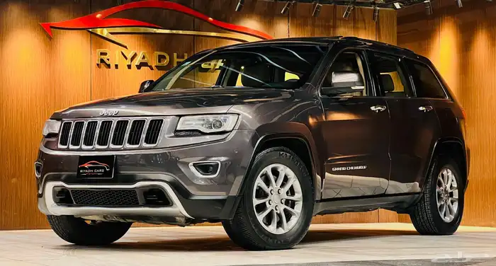 جراند شيروكي 2014 لمتد V8 (( بحاله ممتازه)) 2