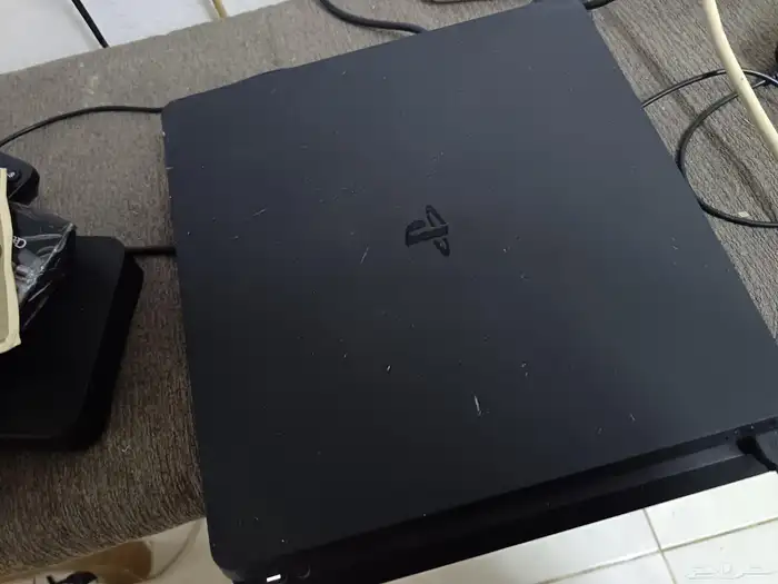 سوني 4 سليم 1 تيرا استعمال خفيف مع يد واحده مافيها مكبس L2 1