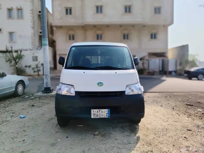 ديهاتسو فان 2012 4