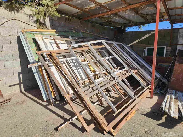 صندقه حديد للبيع 6 4 2