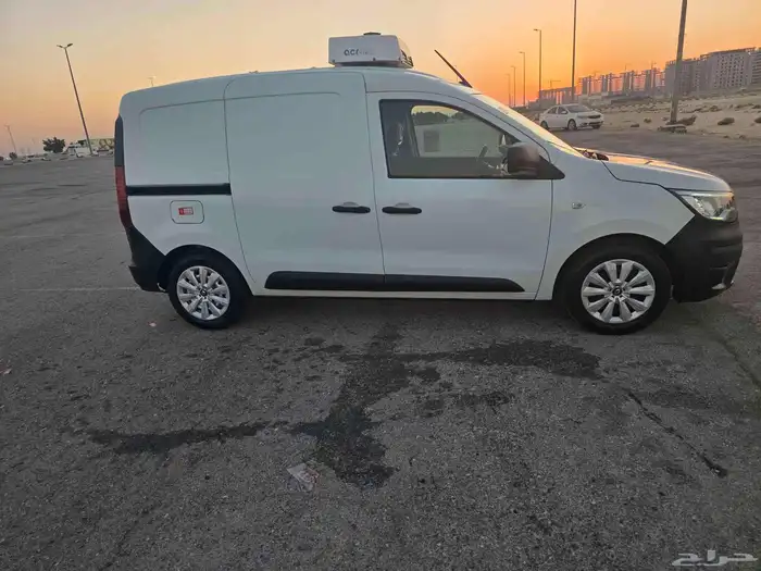 رينو دوكر 2023اكسبرس ثلاجة 2