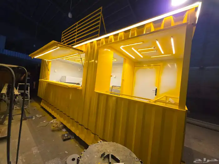 مواصفات العربه -1- مطبخ كامل مصنوع من الاستيل 2 جدران و 1