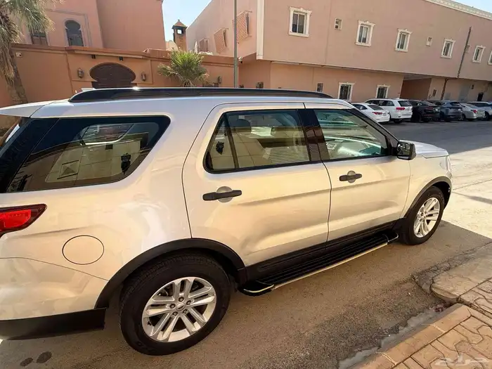 فورد اكسبلورر نظيف مالك واحد ممشى قليل 3