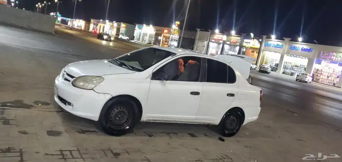 سياره تويتا 2005 جير عادي للبيع نضيف ماشاءالله اقتصاديه مره 0