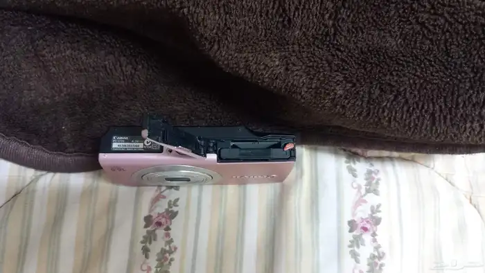 كاميره كانون مو موجود معاه الشاحن تبعها 3