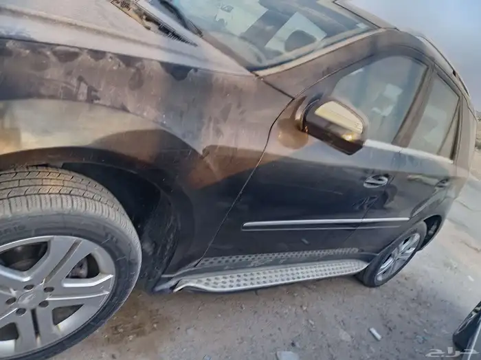 يوجد لدينا جميع انواع قطع غيار مرسيدس تشليح 4