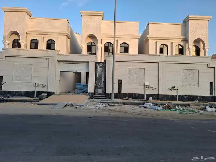 للبيع ثلاث فلل مساحة 300 حي الصواري السعر مليون و300 0