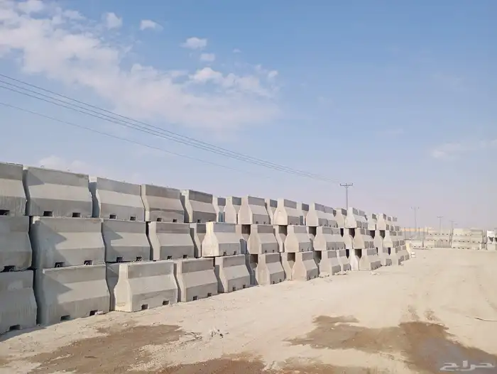 نيوجرسي حواجز خرسانية سفتي مصدات قواعد انارة 1