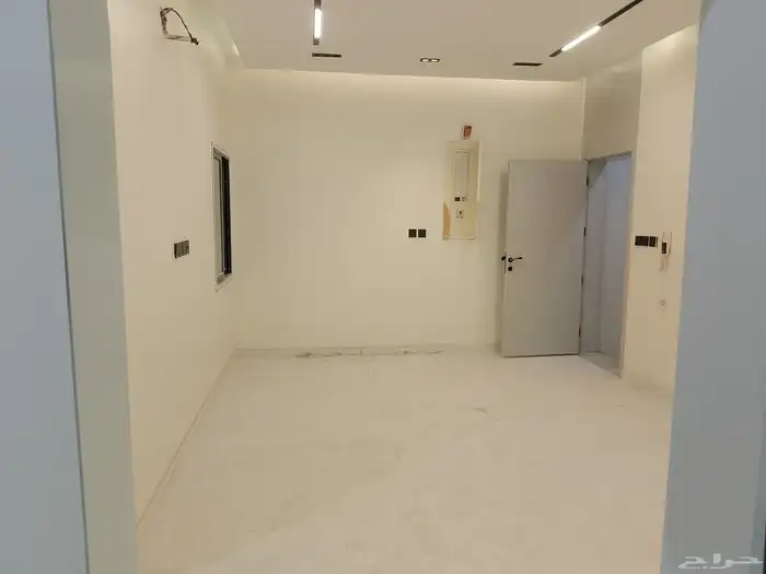 للبيع شقه دوبلكس حي بدر بالدمام مخطط 91 جديده 6 غرف وصاله 4