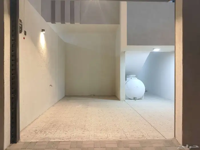 للبيع شقه دوبلكس حي بدر بالدمام مخطط 91 جديده 6 غرف وصاله 1