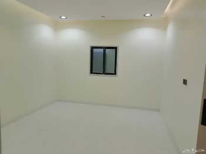 للبيع شقه دوبلكس حي بدر بالدمام مخطط 91 جديده 6 غرف وصاله 5