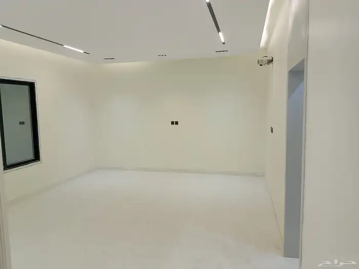 للبيع شقه دوبلكس حي بدر بالدمام مخطط 91 جديده 6 غرف وصاله 7