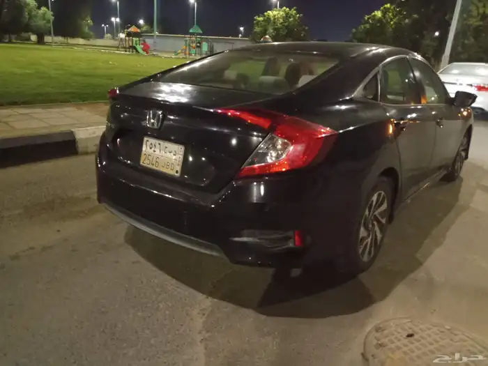 هوندا سيفيك نظيفه جدا ممشى قليل 2017 اقتصاديه بنزين 8