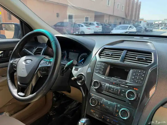 فورد اكسبلورر نظيف مالك واحد ممشى قليل 5