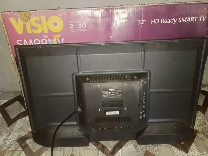 للبيع شاشه ذكية سمارت 32 جديدة الاستخدام شهر 0