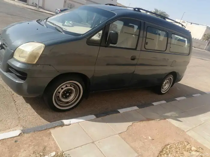 الباص للإيجار الشهري داخل عرعر فقط 1