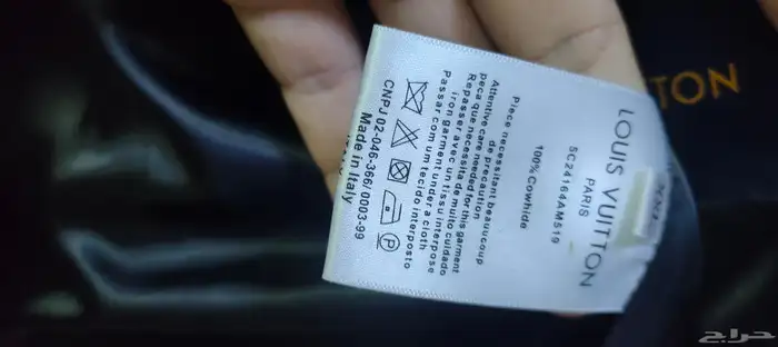 جا يت   أسود كلاسيكي. المادة  جلد طبيعي عاليد 2