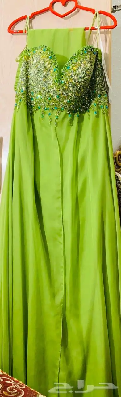 فساتين جديده للبيع الحبه 70 ريال غير مستخدمه من بوتيك 4