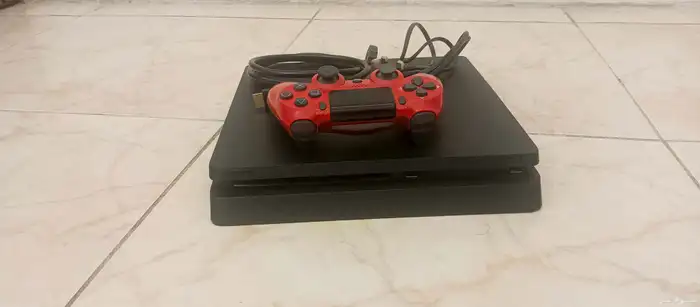 سوني 4 مساحته 1 تيرا في حسابات موضحه والعاب محمله 22