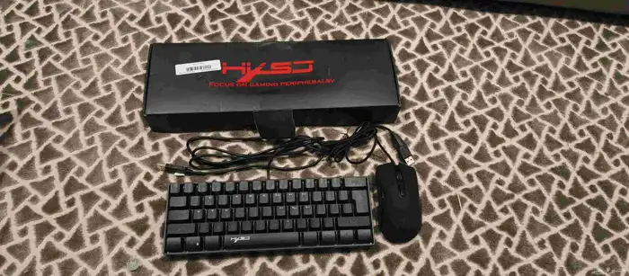 كيبورد مع ماوس جديد ما ستخدم يوجد إضات فخمه سريع الستجابه 6