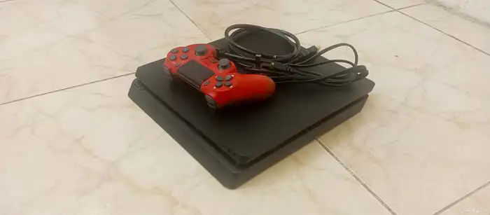 سوني 4 مساحته 1 تيرا في حسابات موضحه والعاب محمله 0