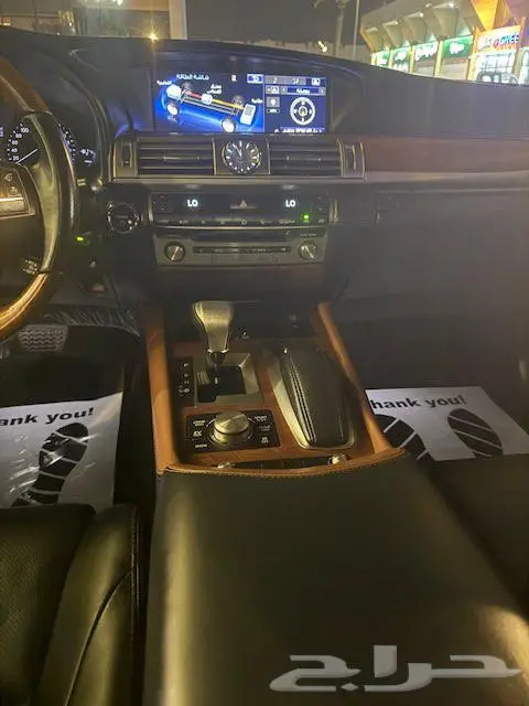 لكزس LS600 هايبرد ماشيه 49الف فقط بدي وكالة 2016 10