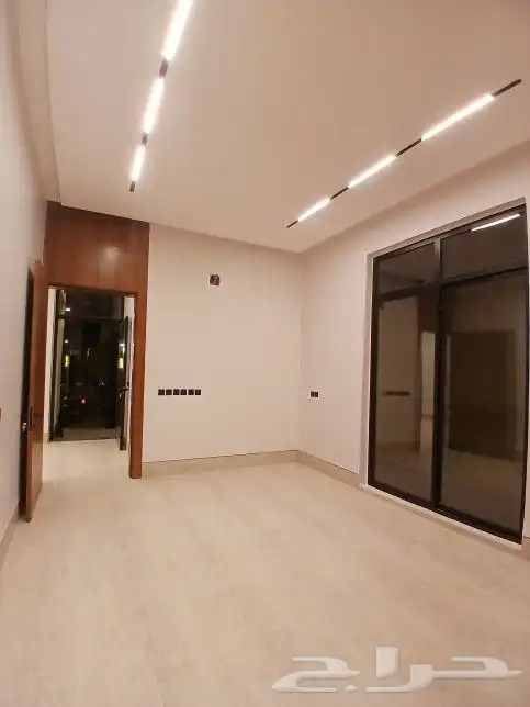 فيلا للبيع درج داخلي وشقه حي البيان 3