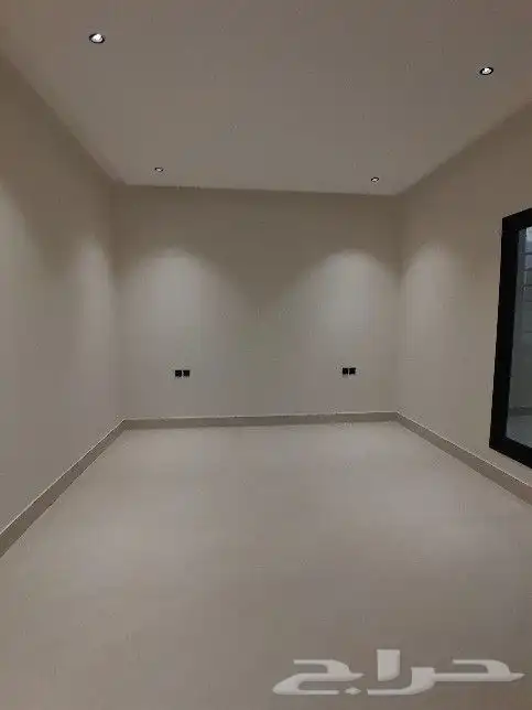 للبيع شقه دور ثاني مع ملحق وسطح خاص بالشقه حي الحسام 590الف 16