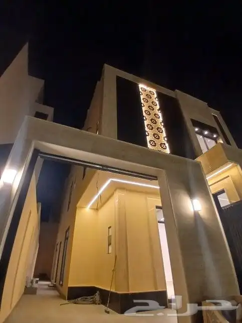 فيلا للبيع درج داخلي وشقه حي البيان 0