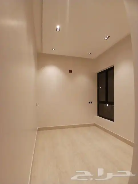 فيلا للبيع درج داخلي وشقه حي البيان 8