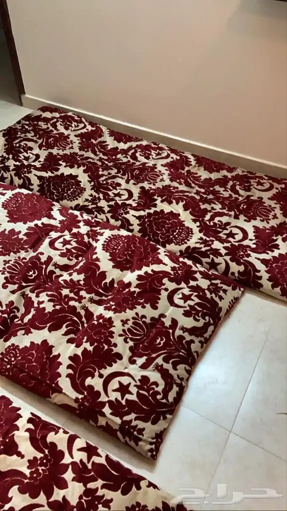 جلسات شعبية أبو طيرالاصلية لون أحمر نقدا والتسليم في بريدة 1