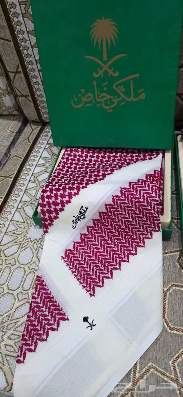 عرض شماغ ملكي خاص شتوي بالعلبه جمله وتجزئة 1