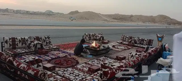 تاجير كنب في اي بي كراسي طاولات طعام قزاز خشب تاجير مظلات تا 1