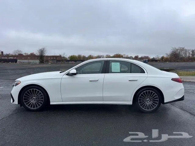 مرسيدس E350 2024 شبه جديدة بسعر مميز 4