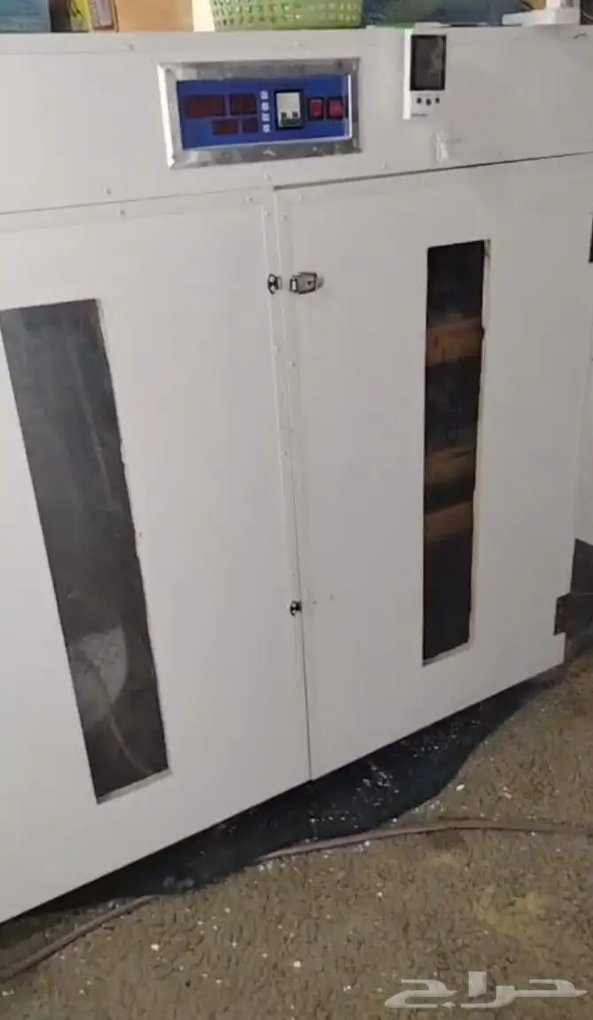 فقاستين للبيع وحده 1760 والثانيه 1060 بيضه ماركة عون المربي 3