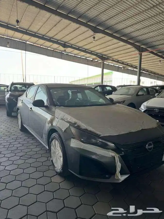 نيسان التيما استاندر موديل 2025 لون رصاصي 1