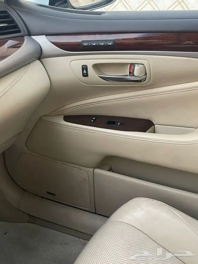 لكزس LS460 L 2015 فل كامل 28