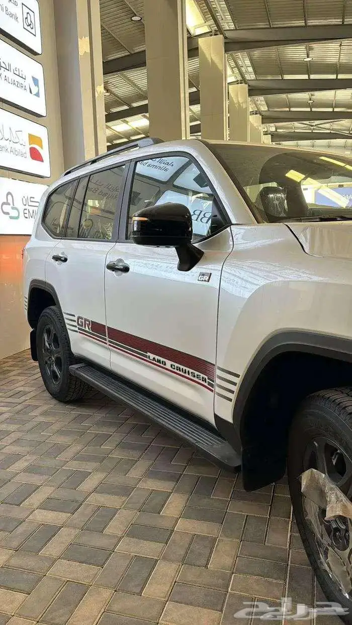 تويوتا لاندكروزر GR فل كامل بريمي - 2025 1