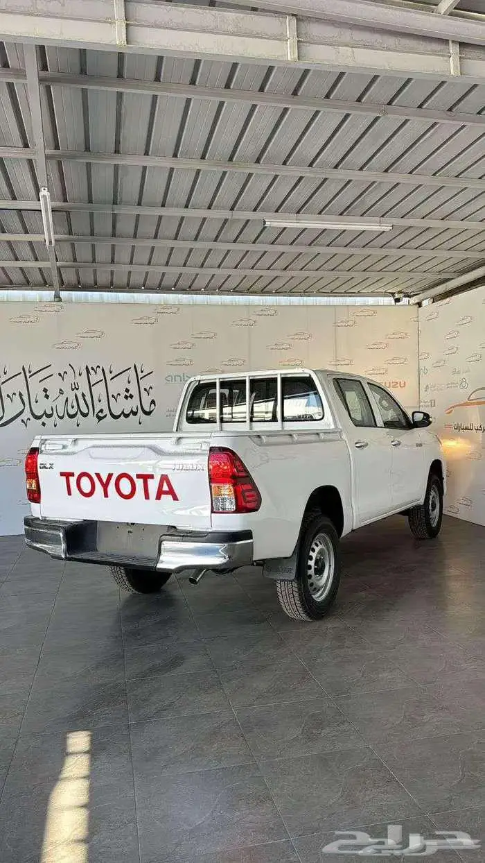 تويوتا هايلوكس غمارتين جير عادي سلق بريمي 2025 4