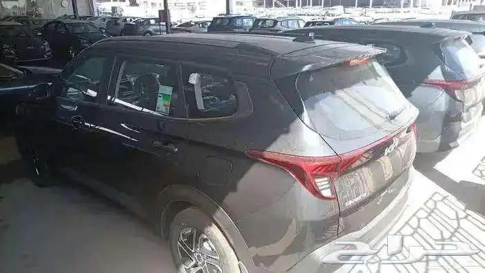 كيا كارينز LX موديل 2025 3