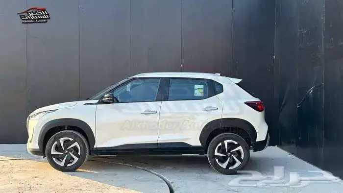 نيسان ميجنايت2025 5